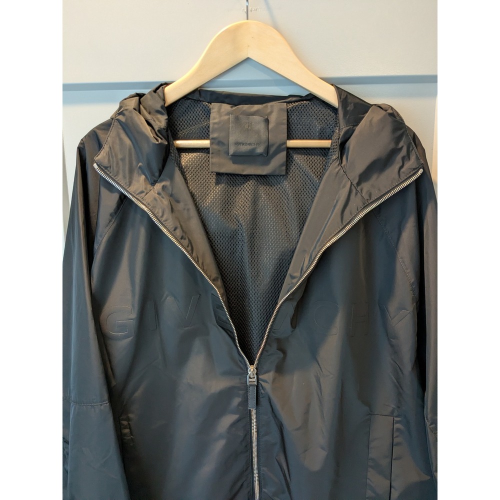 NWOT Givenchy Black on‎ Black Embossed Logo Hooded Lightweight Zip Jacket Sz44